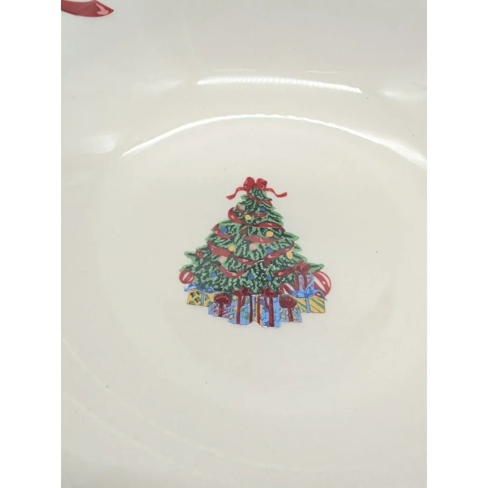 Set Of 4 Gibson Christmas Morning 6” Cereal Bowls  Tree Presents